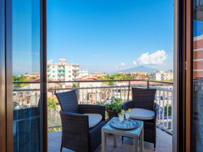 Aranci 67 - convenient apartment in Sorrento centre and Vesuvius stunning view